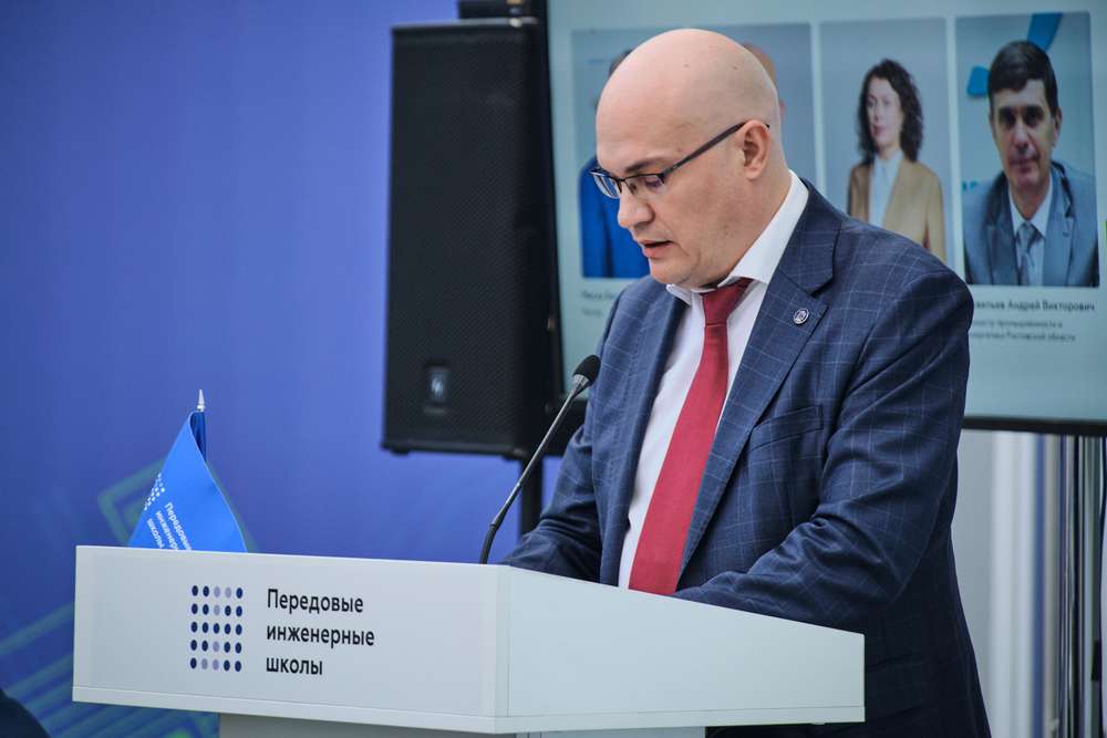 Докладывает В. Пигенко
