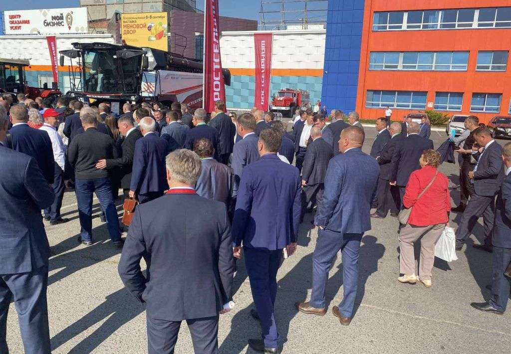 Стенд Ростсельмаш на выставке «Меновый двор» Стенд Ростсельмаш на выставке «Меновый двор»